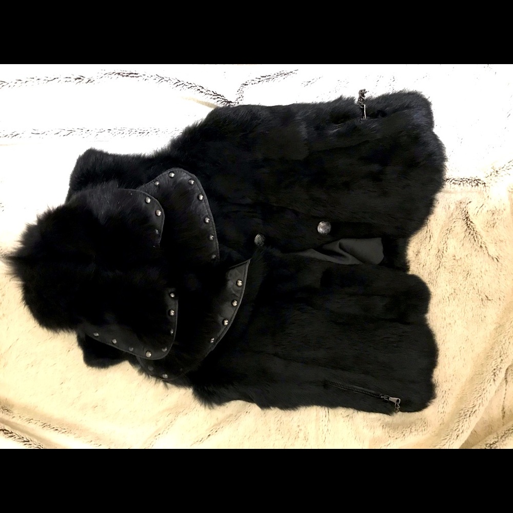 Black Fur vest with leather/studded collar - Picture 2 of 13